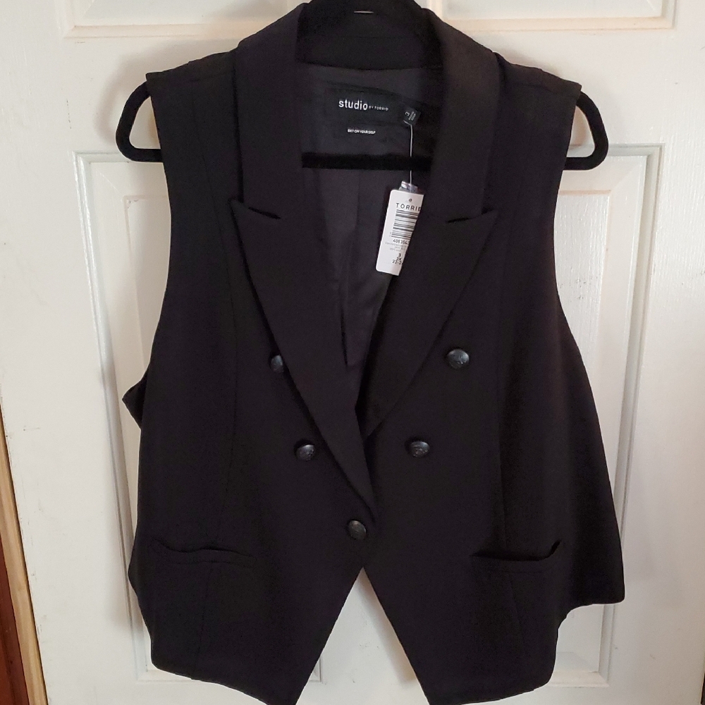 Studio Women's Black Sleeveless Blazer